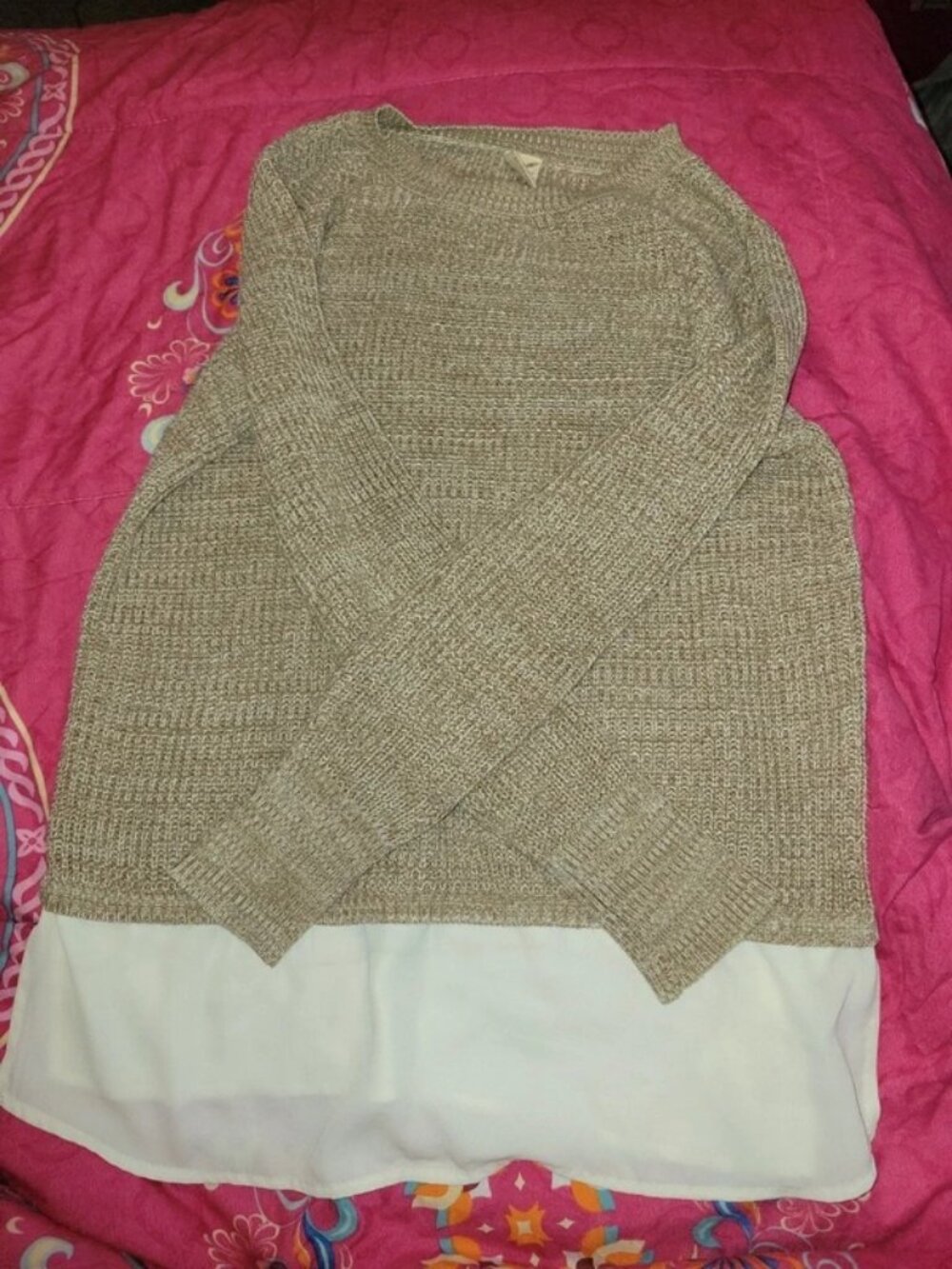 Sweater (151) - Picture 1 of 4